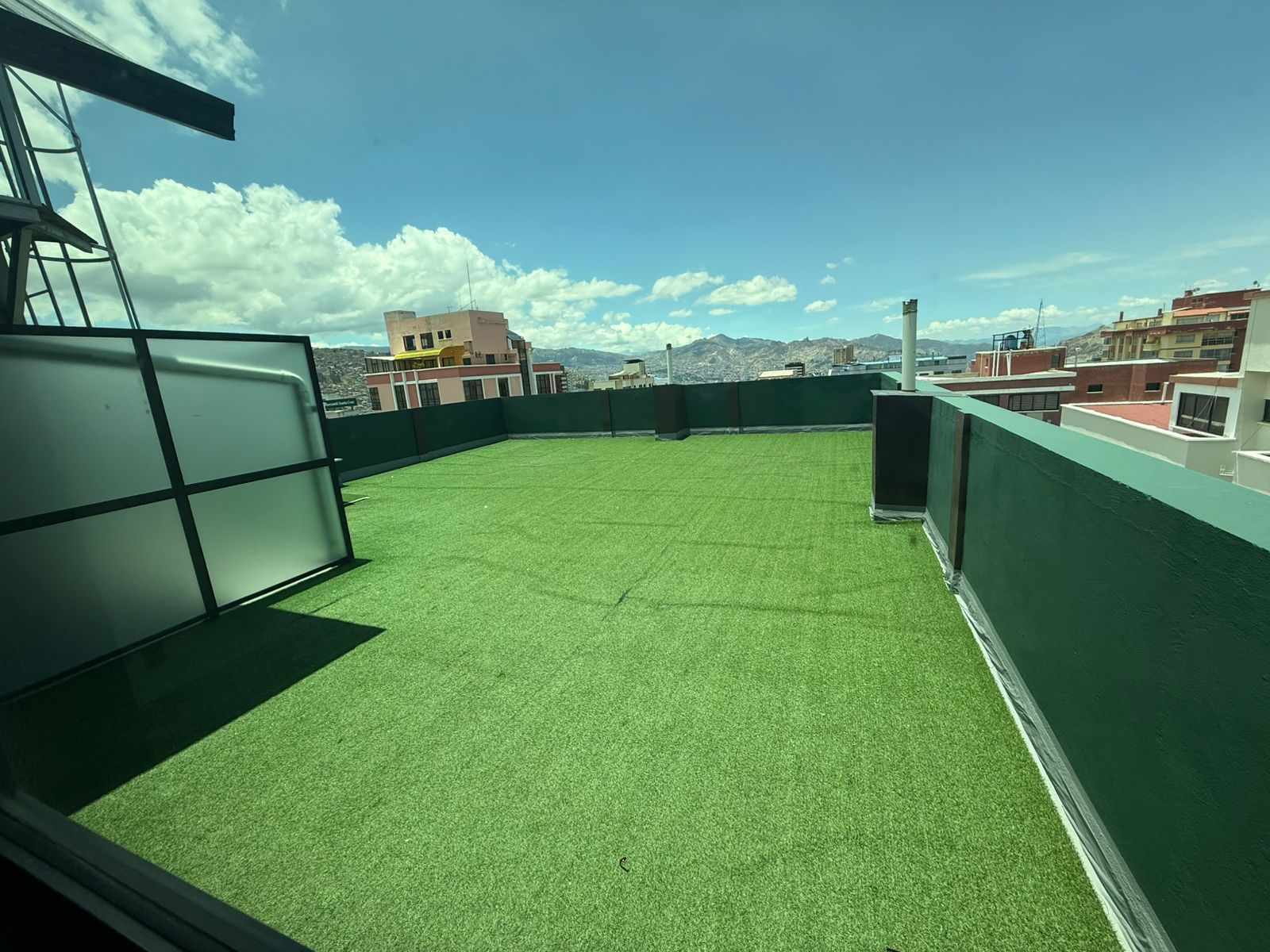 Departamento en VentaCalle Fernando Guachalla, entre 20 de octubre y 6 de agosto 3 dormitorios 2 baños 1 parqueos Foto 19