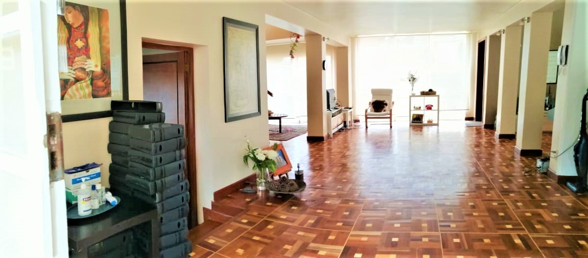 Oficina en Calacoto en La Paz 4 dormitorios 3 baños 5 parqueos Foto 3