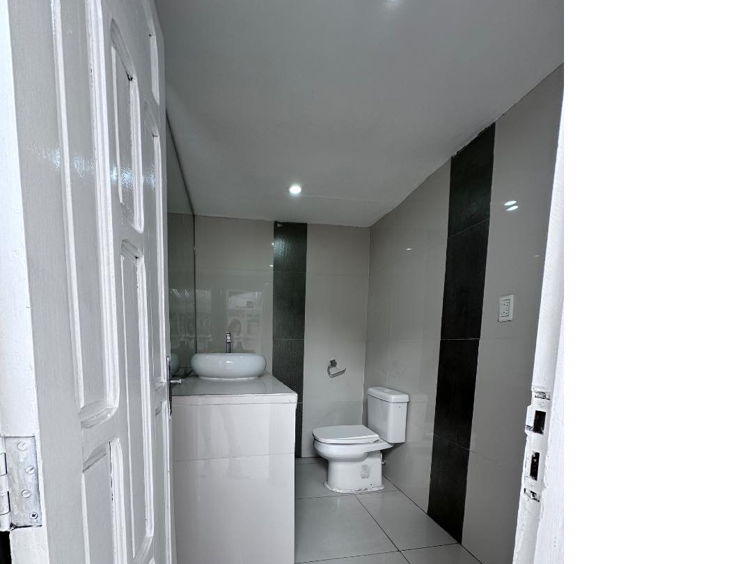 Galpón  sobre la Av. 26 de Febrero (2do anillo) Foto 7