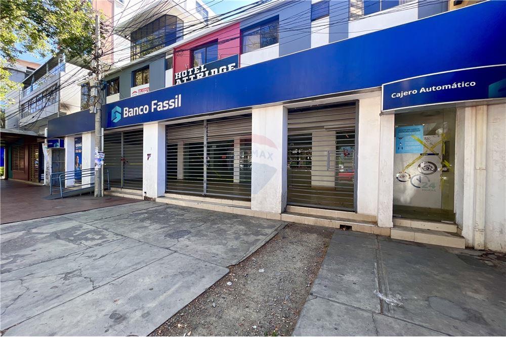 Local comercial en AlquilerAv Ballivian 