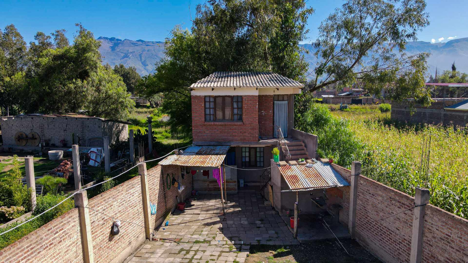 Terreno S/N A pasos de la Av. Elias Meneses - a 1 km de la Tranca Piñami - Quillacollo Foto 2