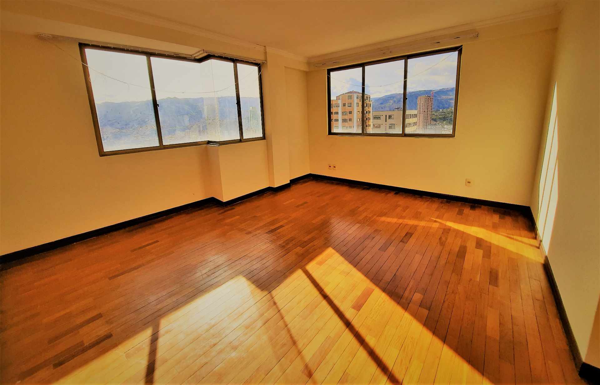 Departamento en Calacoto en La Paz 4 dormitorios 5 baños 2 parqueos Foto 22