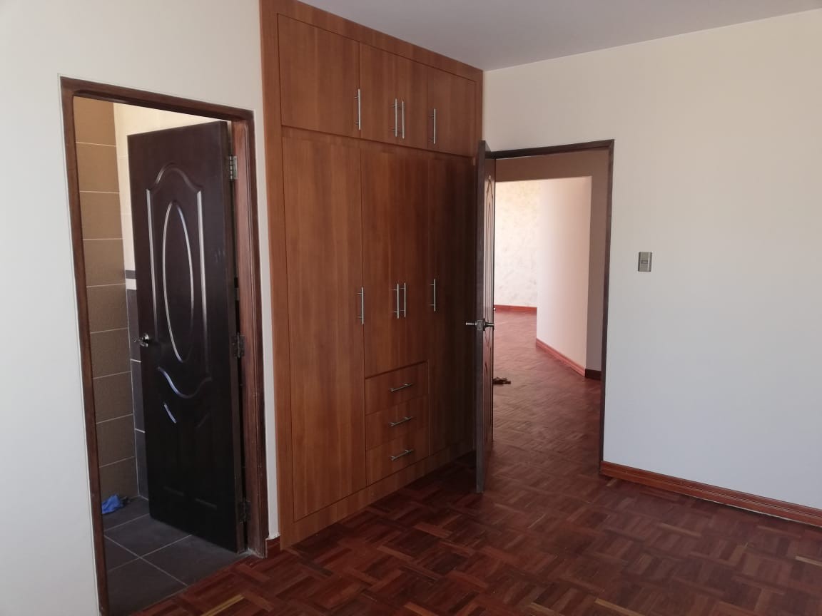 Departamento en AnticréticoDEPARTAMENTO EN ANTICRETICO Av. Quintanilla Zuazo, Calle Eugenio Patiño. Pasaje Pacheco ( DAN 006), 3 dormitorios 2 baños  Foto 1