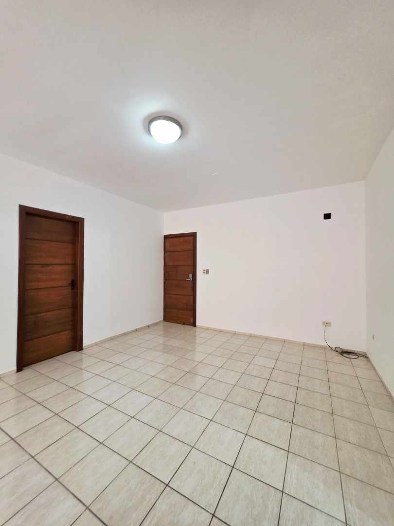 Departamento en Entre 1er y 2do anillo Oeste en Santa Cruz de la Sierra 3 dormitorios 2 baños 1 parqueos Foto 8