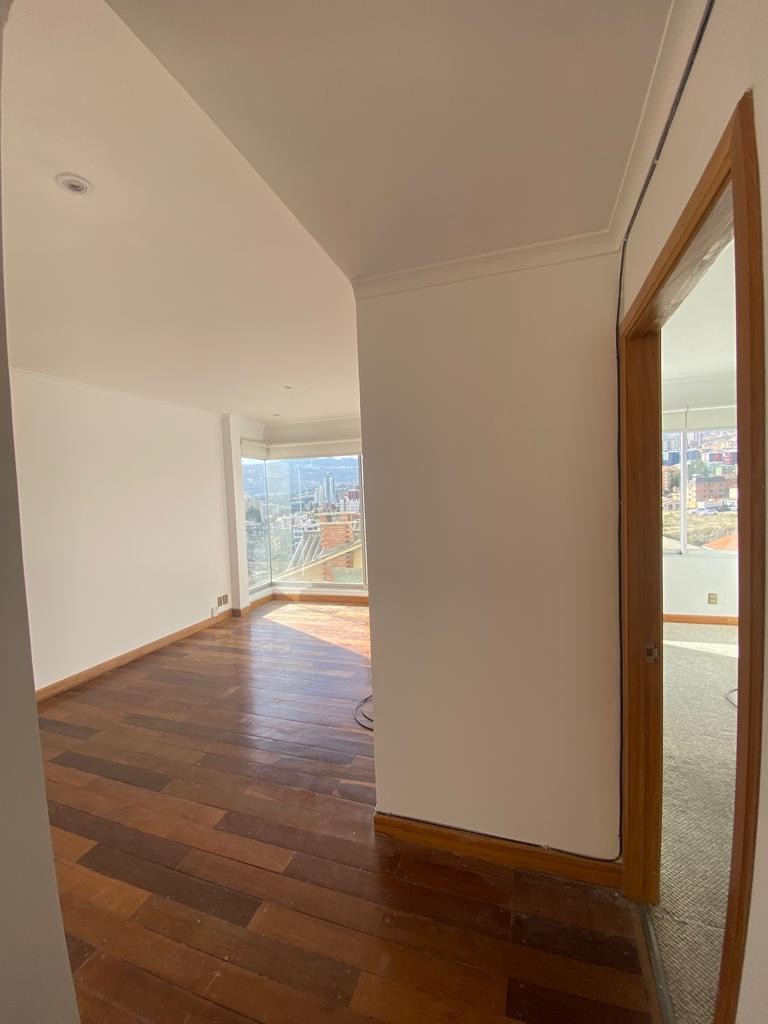 Departamento en Auquisamaña en La Paz 3 dormitorios 5 baños 1 parqueos Foto 5