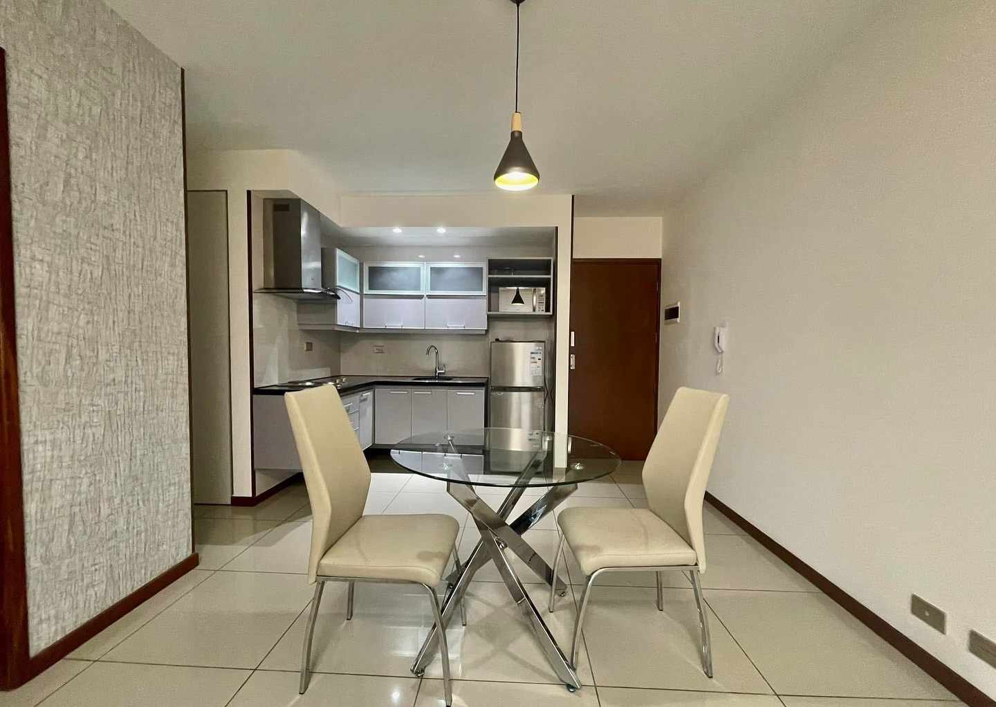 Departamento en AlquilerEDIFICIO MACORORO 12 1 dormitorios 1 baños  Foto 2