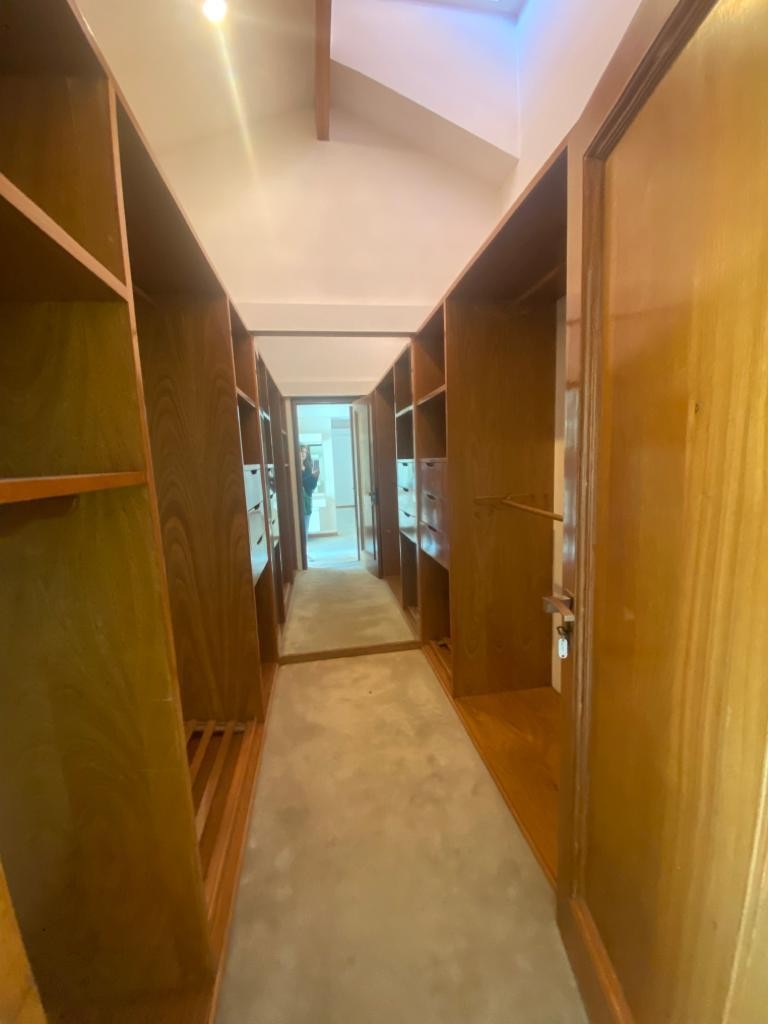 Casa Linda Casa Vacía en Alquiler o Venta
4 dormitorios en suite, Zona Irpavi
 Foto 15