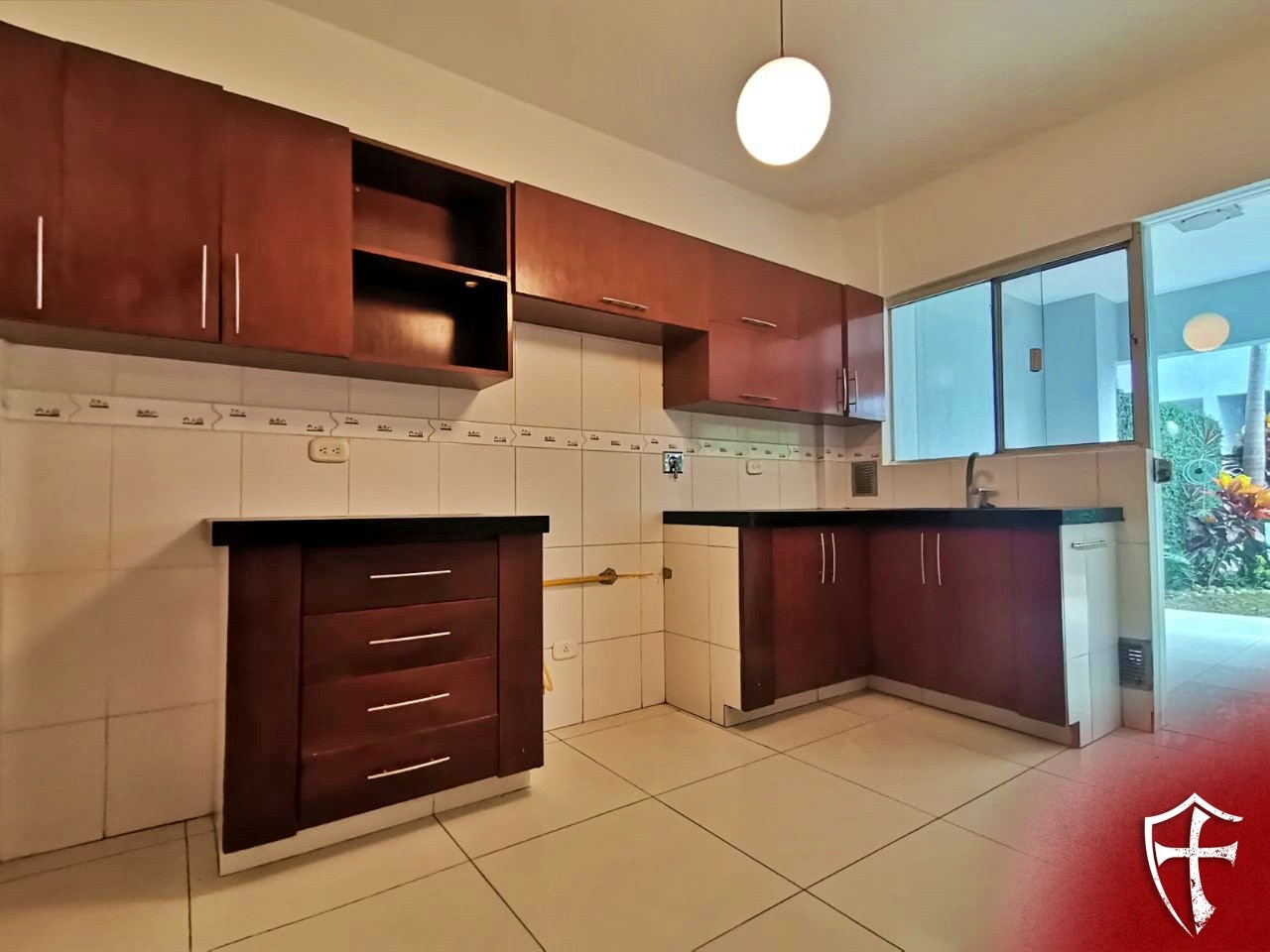 Casa en AlquilerAvenida Radial 19 Foto 2