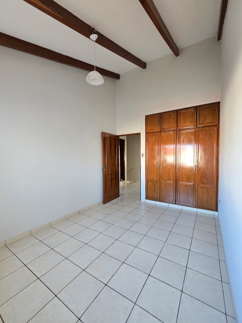 Casa en Entre 4to y 5to anillo Norte en Santa Cruz de la Sierra 4 dormitorios 3 baños 2 parqueos Foto 14