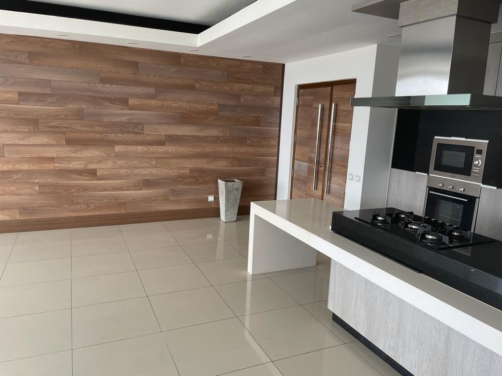 En Alquiler a $us 1,000 Foto 5