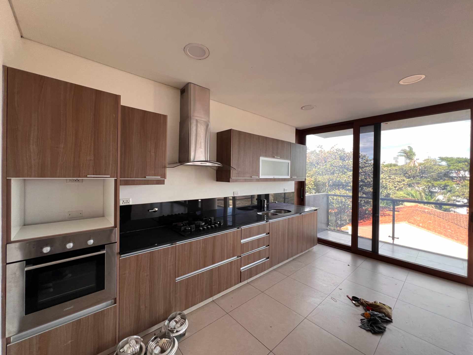 Departamento en AlquilerNorte Av. Banzer y 6to anillo 4 dormitorios 3 baños 1 parqueos Foto 2
