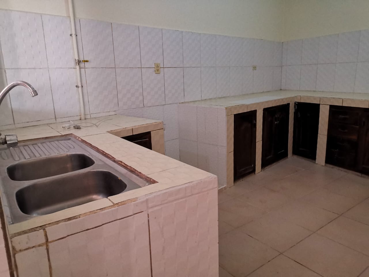 Casa en VentaAVENIDA LA CAMPANA  UNA CUADRA ANTES DEL 8VO ANILLO Y DOS CUADRAS DEL MERCADO LA CAMPANA Foto 1