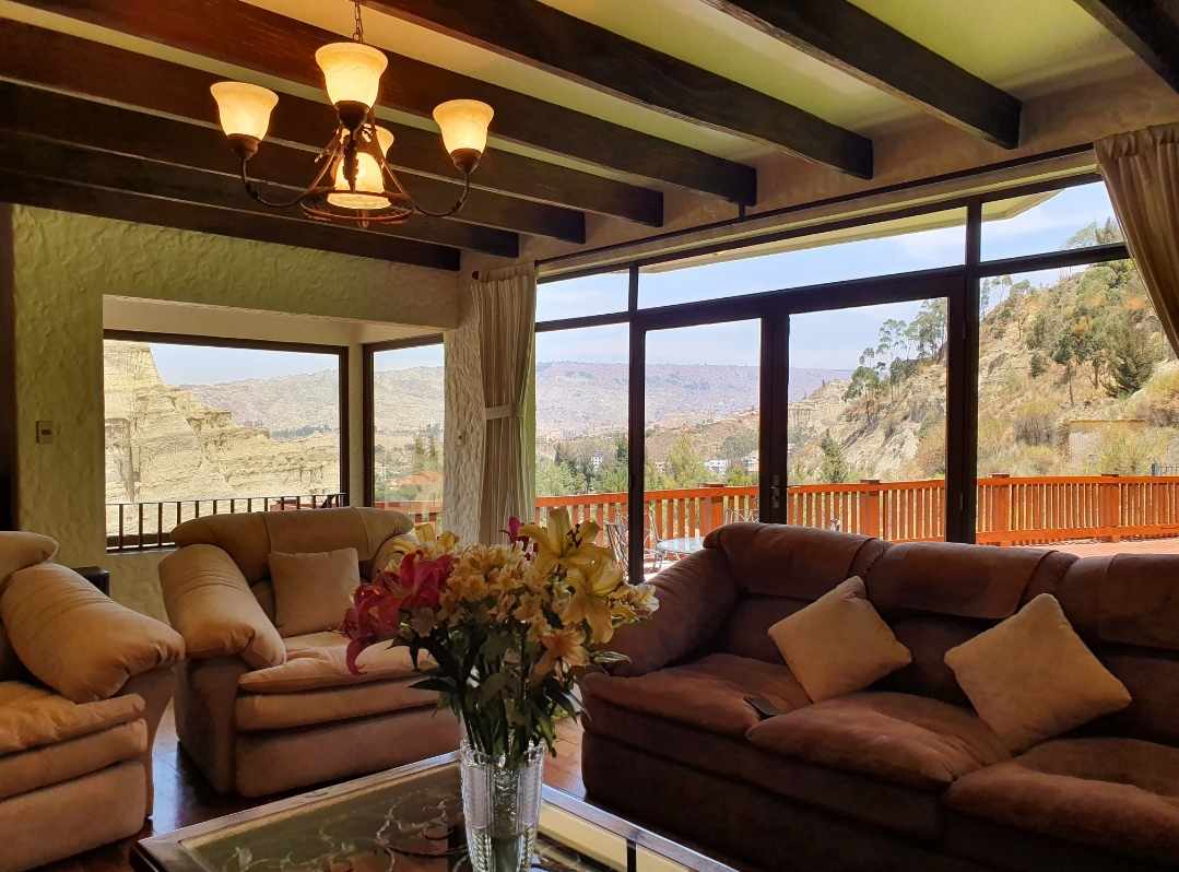 Casa en VentaAchumani 4 dormitorios 6 baños 2 parqueos Foto 8