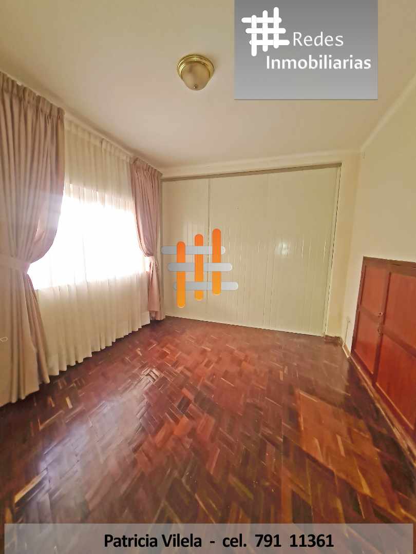 Casa en VentaDOS CASAS JUNTAS  EN VENTA SOPOCACHI 
INCREIBLE OPORTUNIDAD DE INVERSION 
PRECIOSAS 9 dormitorios 7 baños 5 parqueos Foto 10