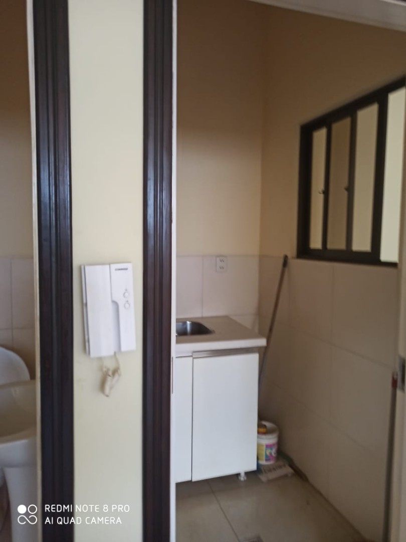 Oficina en Obrajes en La Paz 1 dormitorios 1 baños  Foto 5