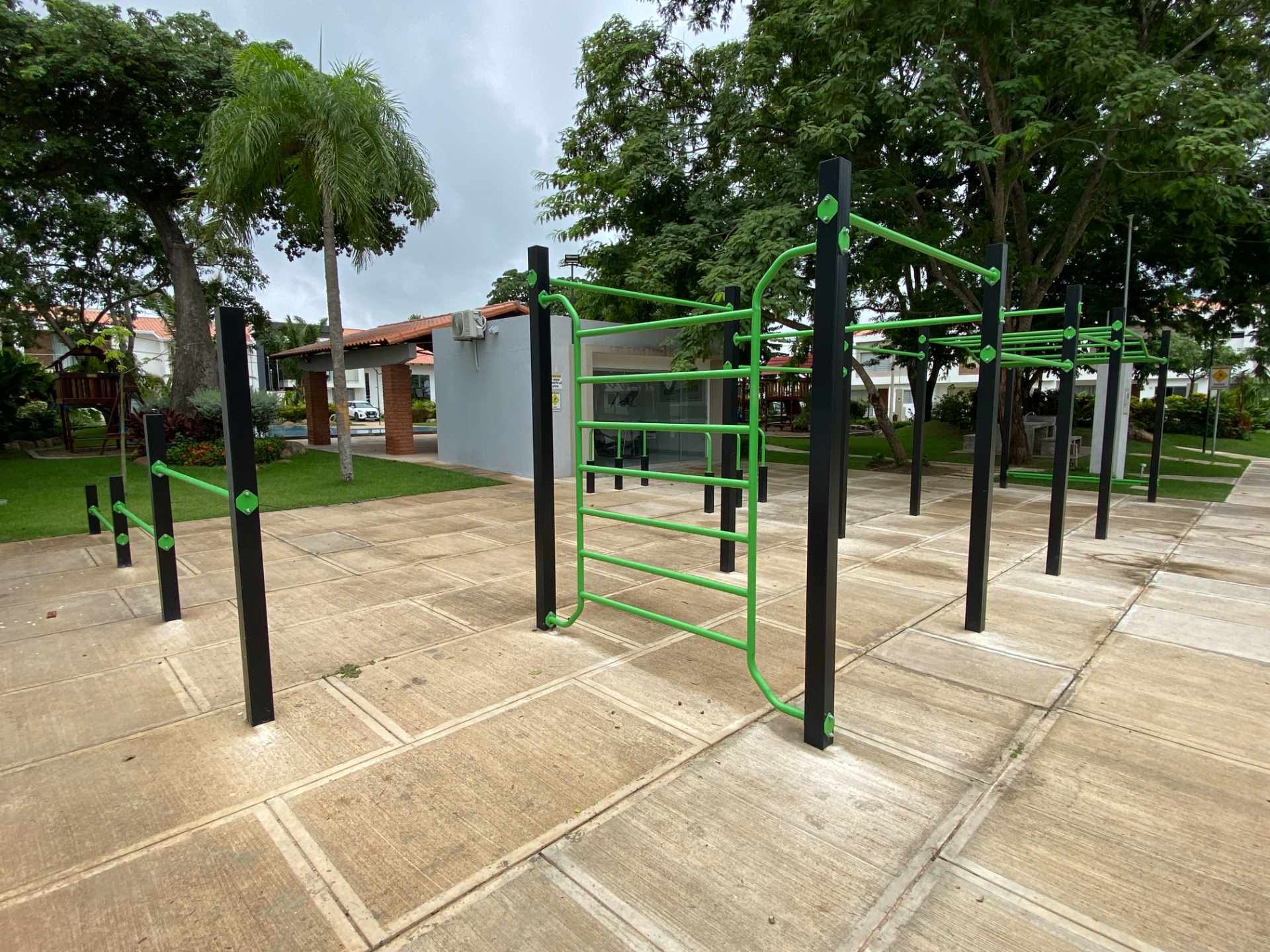 Casa en VentaCondominio Las Palmeras 2. Km 8 Carretera al Norte entrando por Mainter, al lado de ASAI NORTE.   4 dormitorios 4 baños 2 parqueos Foto 15