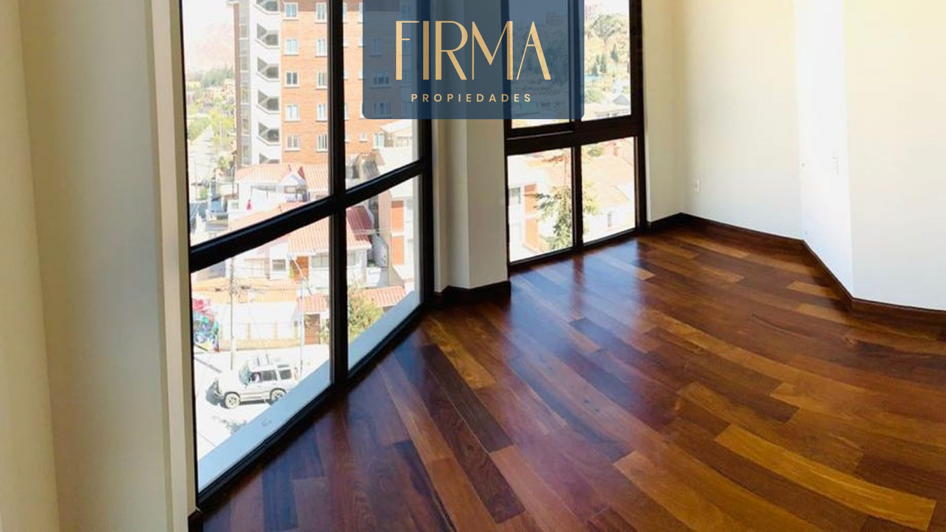 Departamento en Achumani en La Paz 3 dormitorios 5 baños 1 parqueos Foto 13