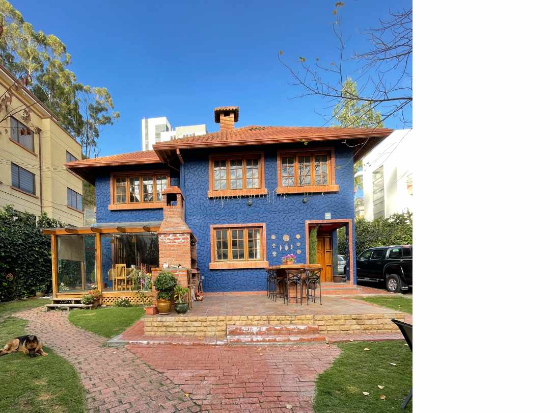 Casa en Achumani en La Paz 3 dormitorios 3 baños 3 parqueos Foto 1