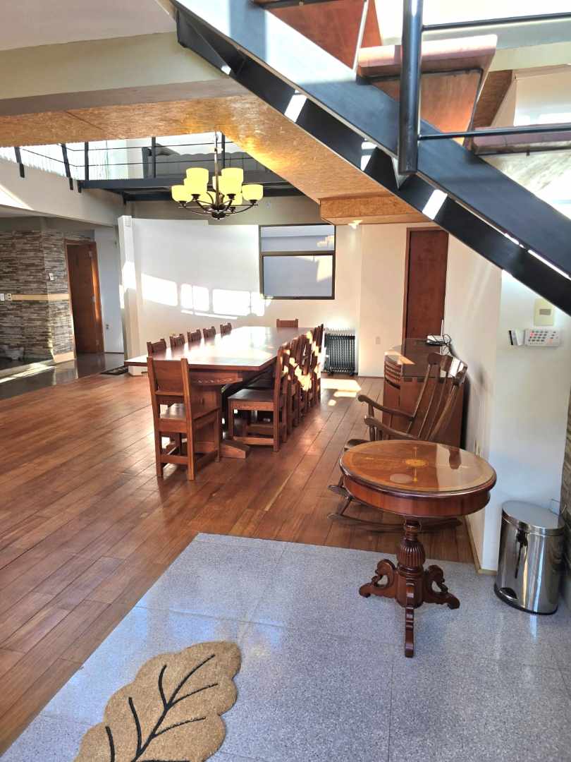 Casa en Achumani en La Paz 2 dormitorios 5 baños 2 parqueos Foto 34