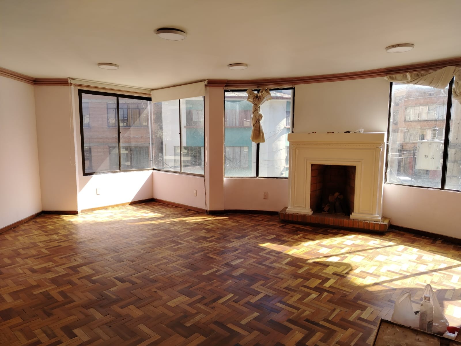 Departamento en AlquilerAvenida 31 de Octubre esquina calle 7 Zona Villa San Antonio 3 dormitorios 3 baños  Foto 1