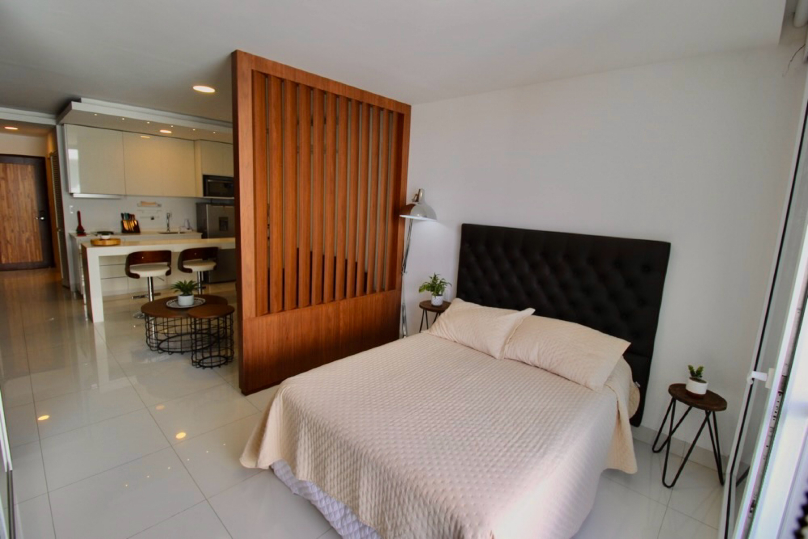Departamento en Entre 2do y 3er anillo Norte en Santa Cruz de la Sierra 1 dormitorios 1 baños  Foto 9