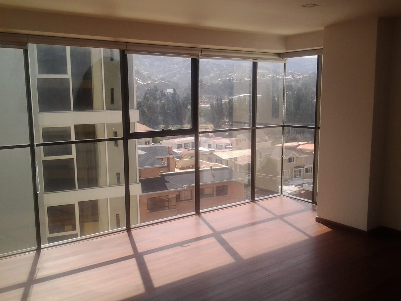 Departamento en Calacoto en La Paz 4 dormitorios 3 baños 2 parqueos Foto 1