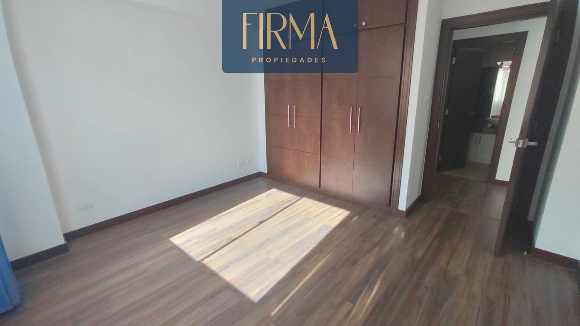 Departamento en Calacoto en La Paz 2 dormitorios 3 baños 1 parqueos Foto 8