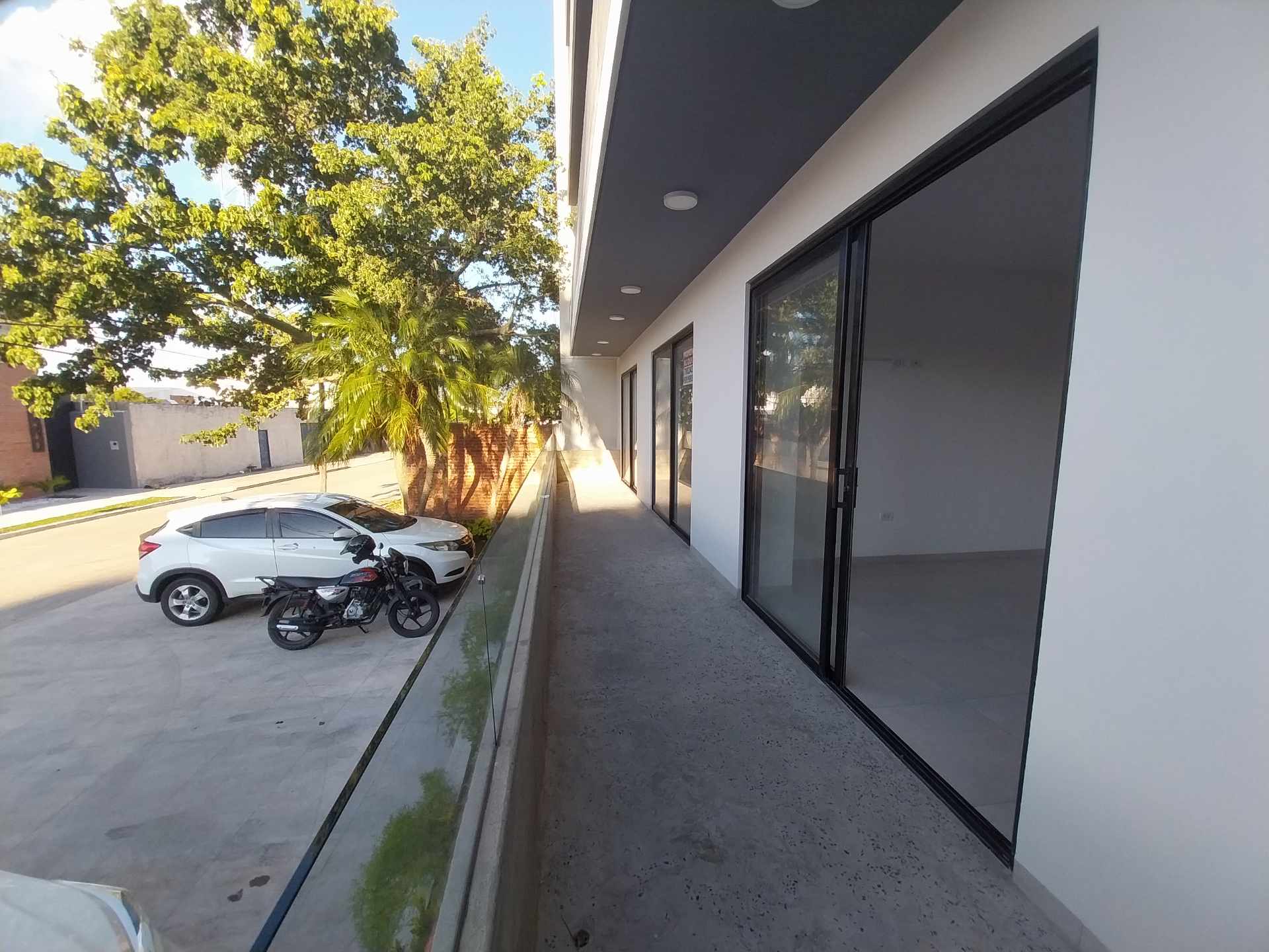 Oficina Av. Banzer entre 2dony 3er anillo Foto 2