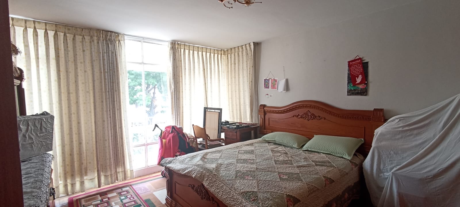 Casa en Calacoto en La Paz 5 dormitorios 3 baños 5 parqueos Foto 3