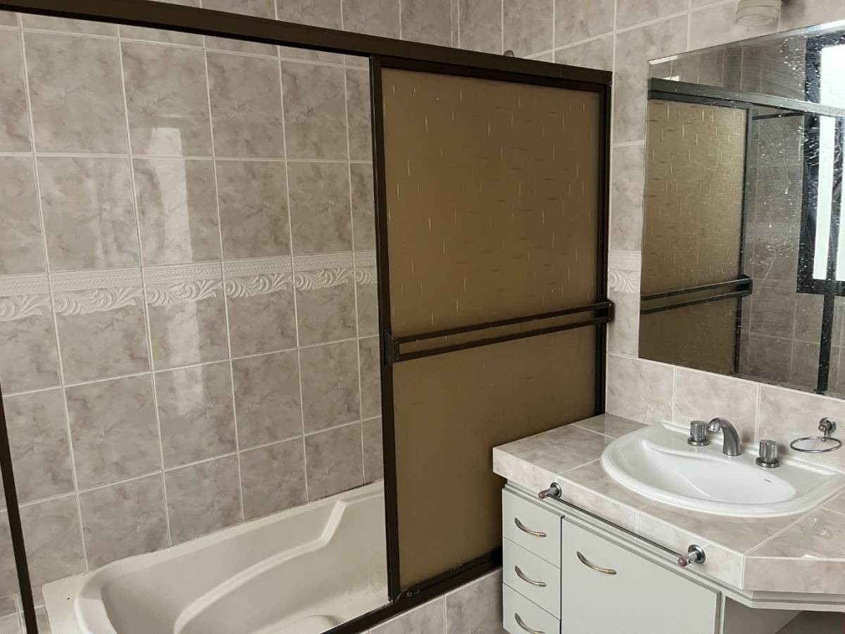 Departamento ACHUMANI, CALLE 20 Foto 4