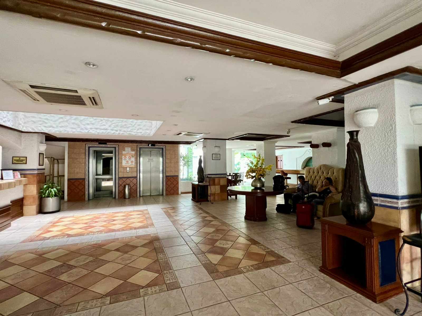 Departamento en AlquilerEquipetrol y Av. Marcelo Terceros Banzer  Foto 2