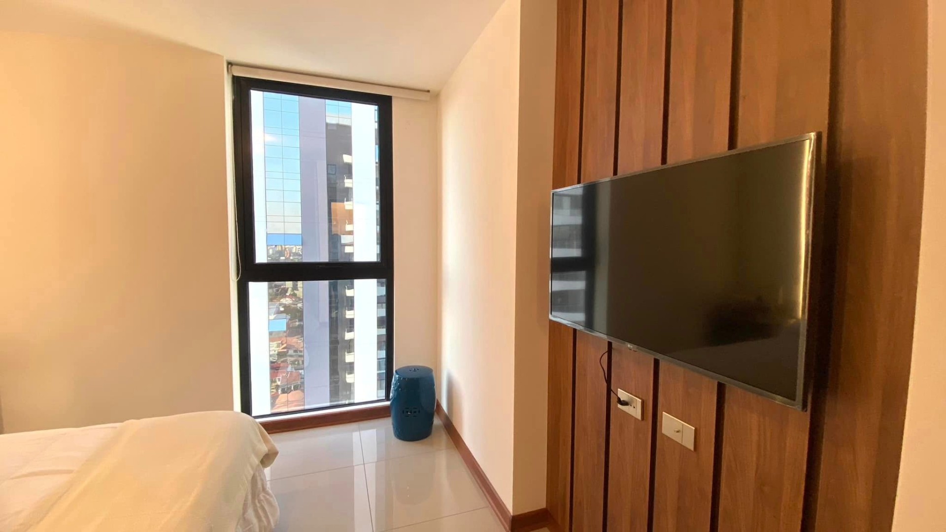 Departamento en Entre 2do y 3er anillo Norte en Santa Cruz de la Sierra 1 dormitorios 1 baños  Foto 2