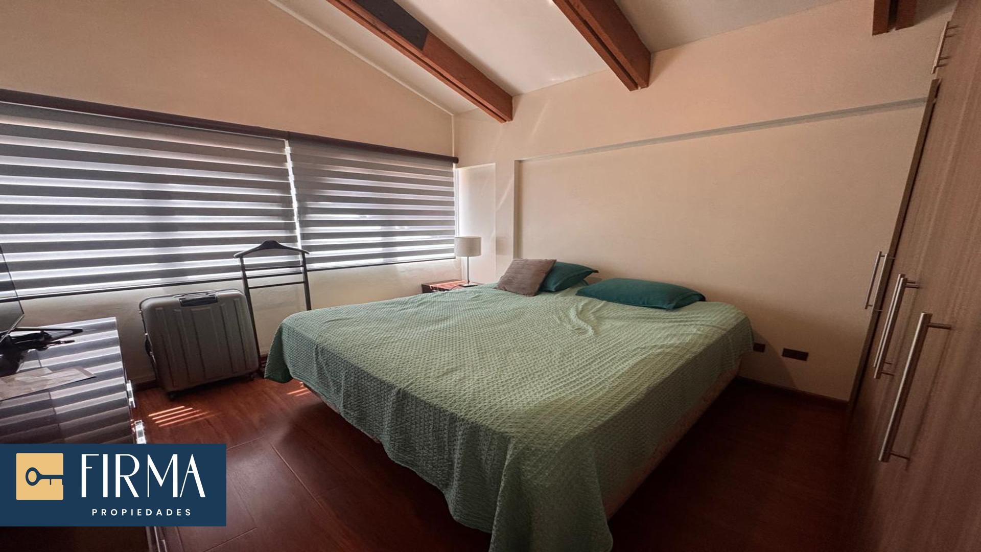 Casa en AlquilerCASA EN ALQUILER CON GARZONIER INDEPENDIENTE, IRPAVI BAJO 4 dormitorios 6 baños 3 parqueos Foto 5