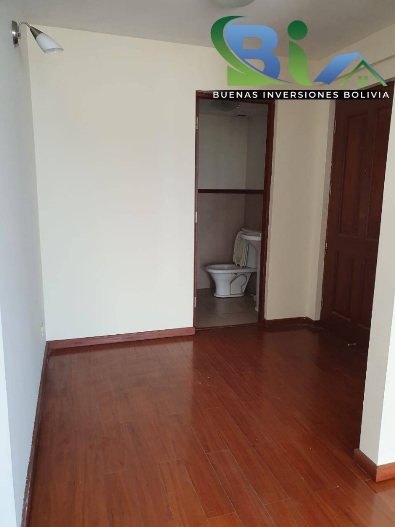 Departamento en Sarco en Cochabamba 3 dormitorios 3 baños 1 parqueos Foto 3