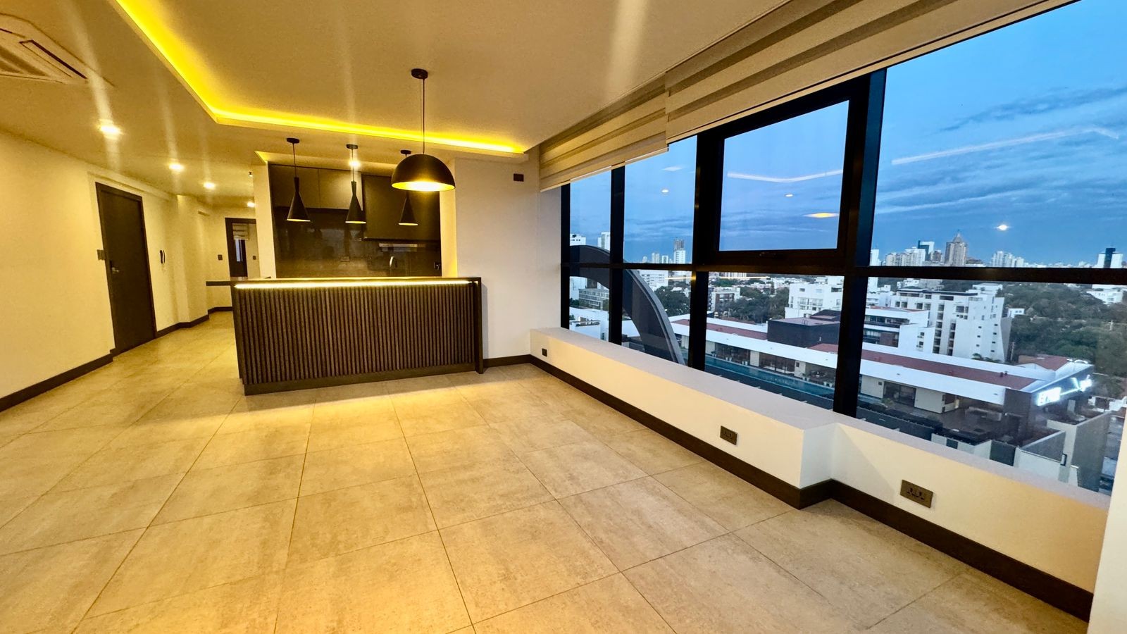 Departamento en Equipetrol en Santa Cruz de la Sierra 2 dormitorios 3 baños  Foto 4