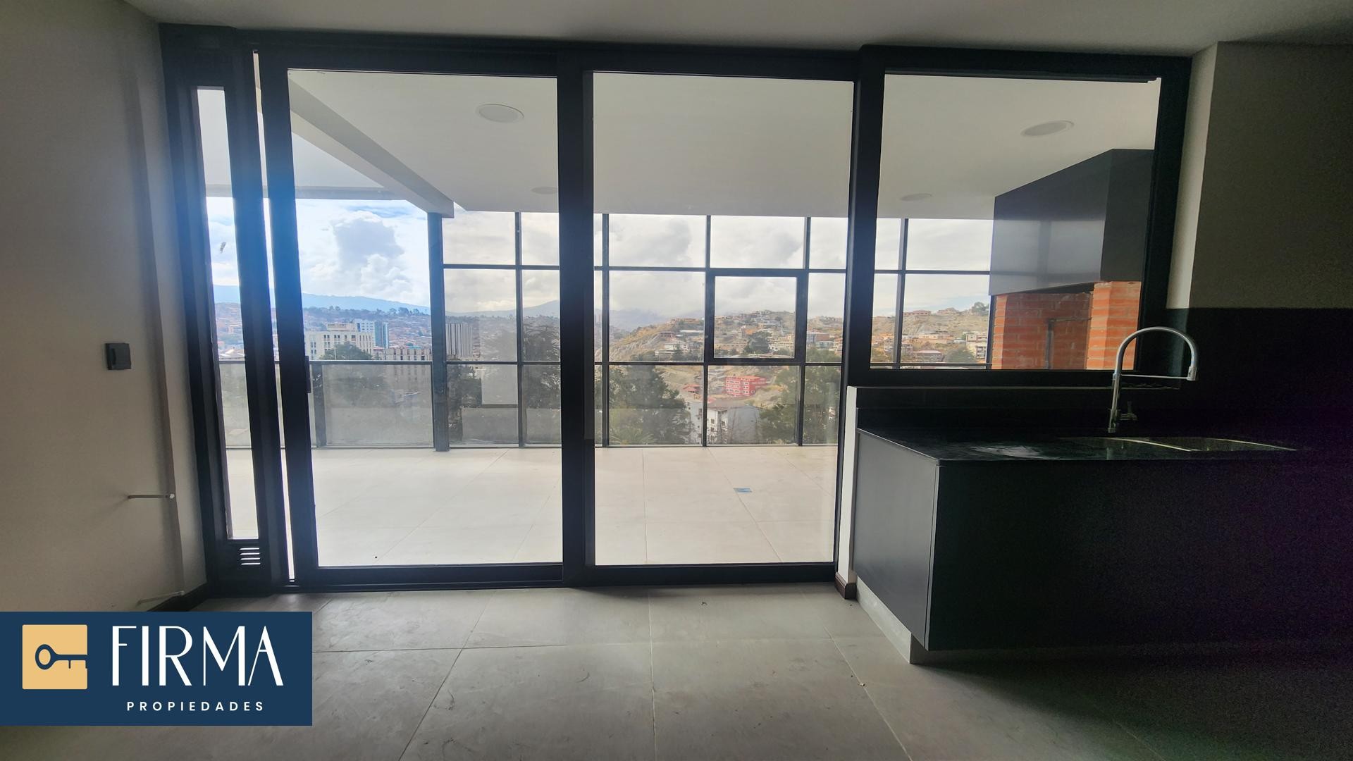 Departamento en VentaDEPARTAMENTO DUPLEX EN VENTA A ESTRENAR CON TERRAZA PRIVADA EN OBRAJES 4 dormitorios 5 baños 1 parqueos Foto 3