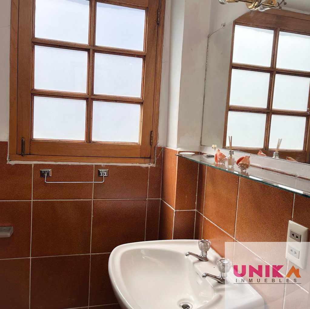 Departamento en Alquiler🏡 HERMOSO DEPARTAMENTO DUPLEX CON JARDIN AMOBLADO Y EQUIPADO EN ALQUILER, ACHUMANI  Foto 8