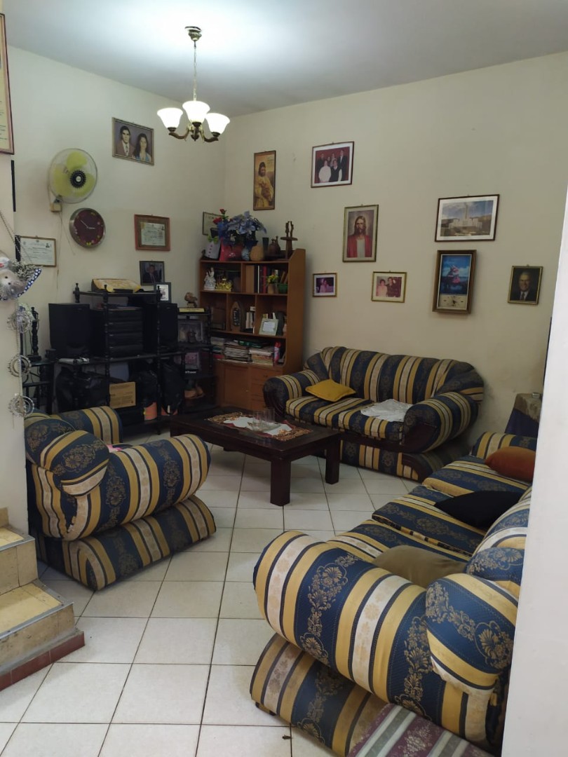 Casa en Entre 3er y 4to anillo Este en Santa Cruz de la Sierra 6 dormitorios 4 baños 2 parqueos Foto 8