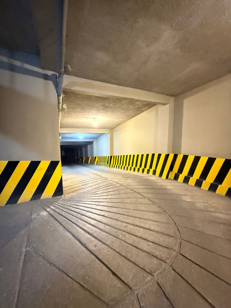 Parqueo en VentaEdificio Priscila II, AV Aniceto Arce,     Foto 1