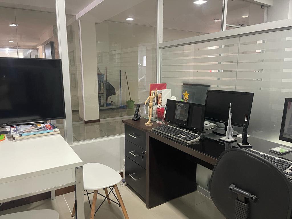 Oficina en Centro en Santa Cruz de la Sierra 3 dormitorios 1 baños  Foto 7