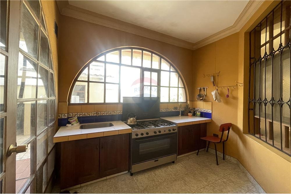 En Alquiler a $us 850 Foto 8