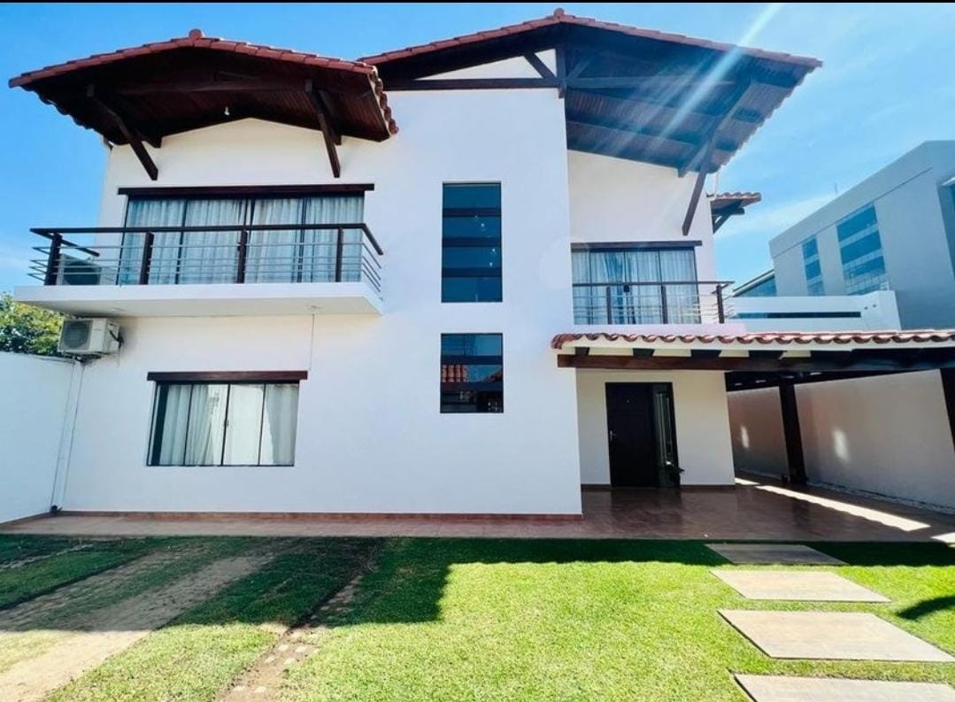 Casa en AlquilerCASA EN ALQUILER EN ZONA NORTE BENI  4 dormitorios 6 baños 4 parqueos Foto 10