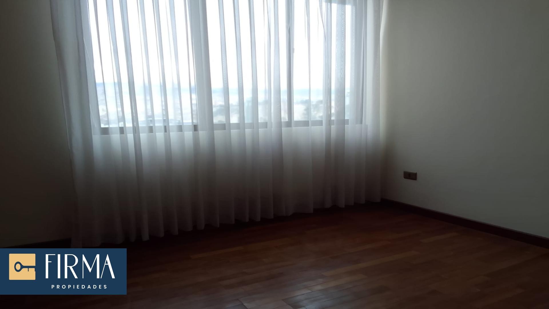 Departamento en Los Pinos en La Paz 3 dormitorios 4 baños 1 parqueos Foto 5