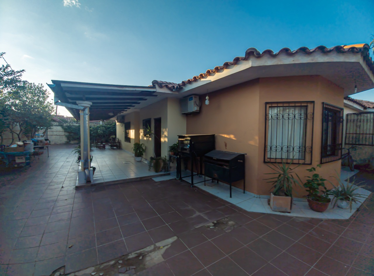 Casa en VentaZona sur barrio urb Palma real santos dumont 6to anillo Foto 2