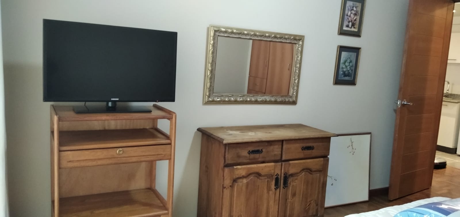 Departamento en AlquilerCALACOTO A PASOS DE LA AV. BALLIVIAN 1 dormitorios 1 baños  Foto 4