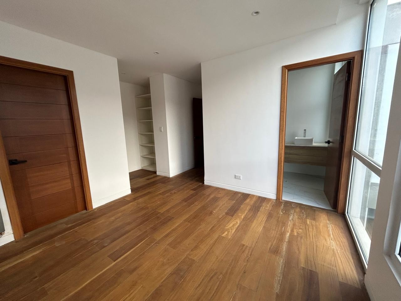Casa en Mallasilla en La Paz 4 dormitorios 5 baños 3 parqueos Foto 12
