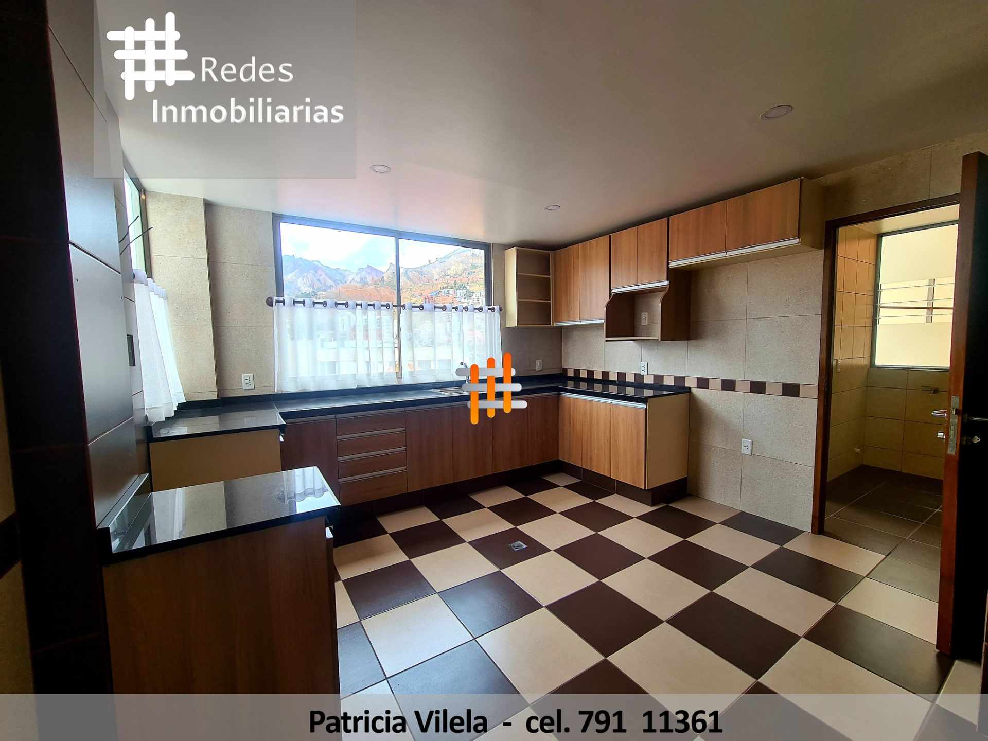 Departamento en Los Pinos en La Paz 3 dormitorios 4 baños 1 parqueos Foto 3