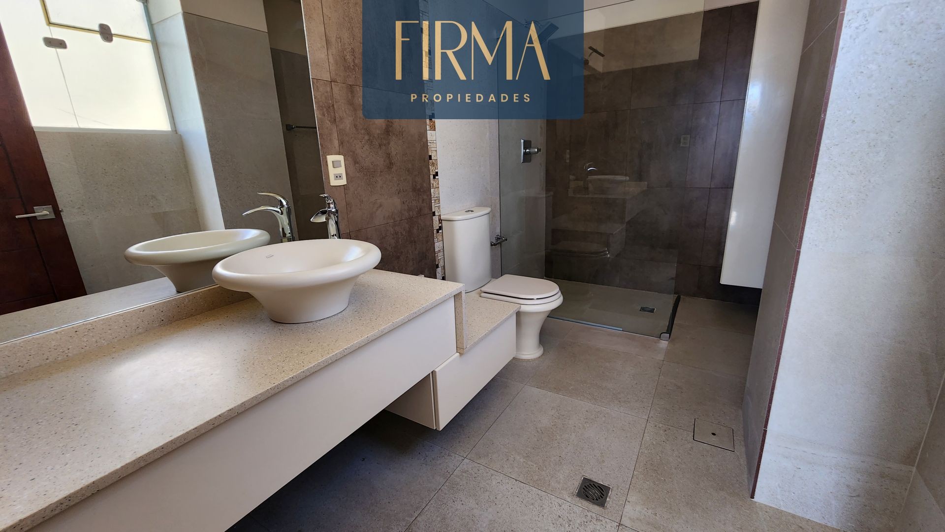 Casa en AlquilerCALACOTO, COSTANERA Foto 22