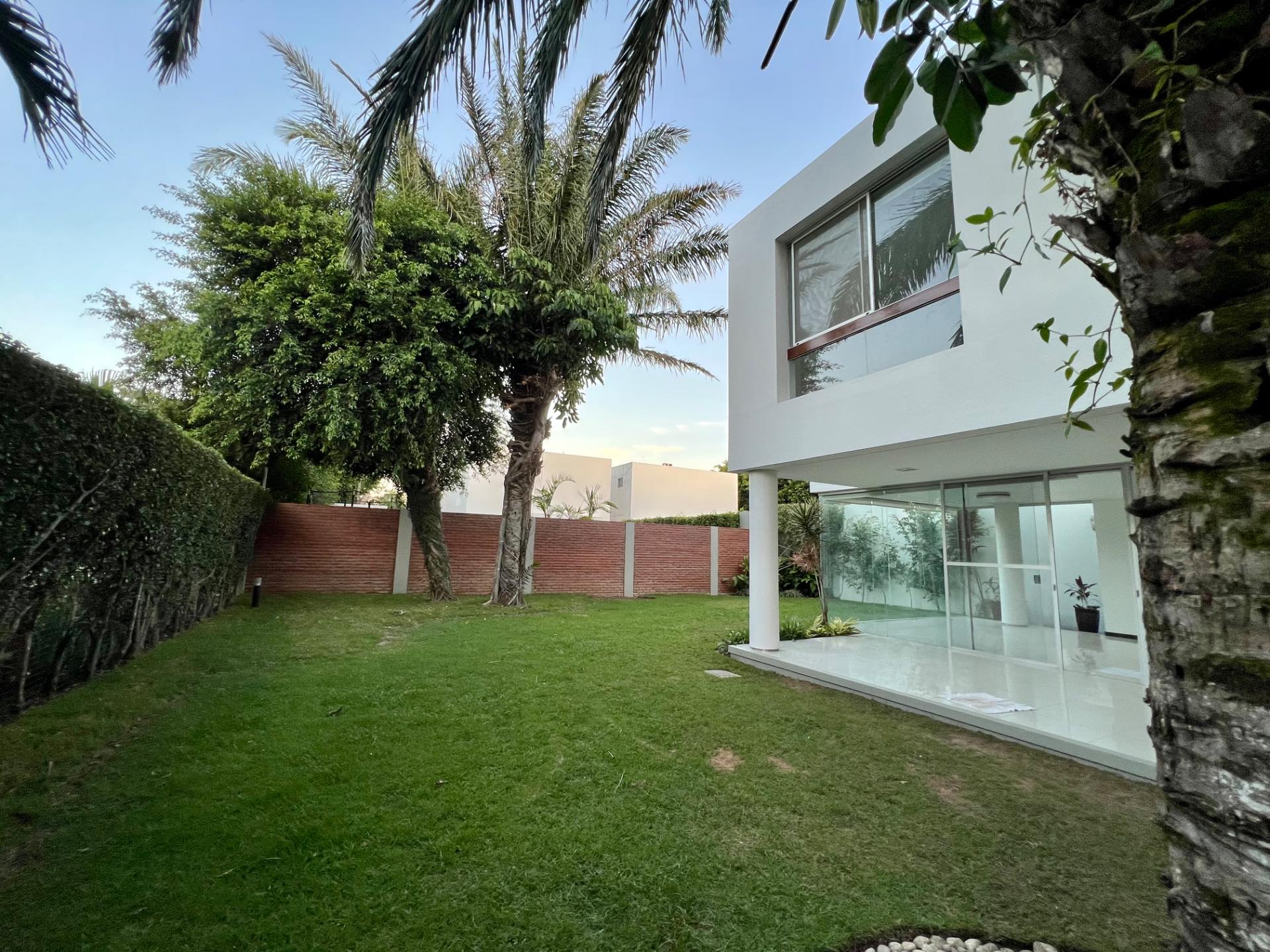 Casa en AlquilerCond. Costa Los Batos, Urubó Foto 2
