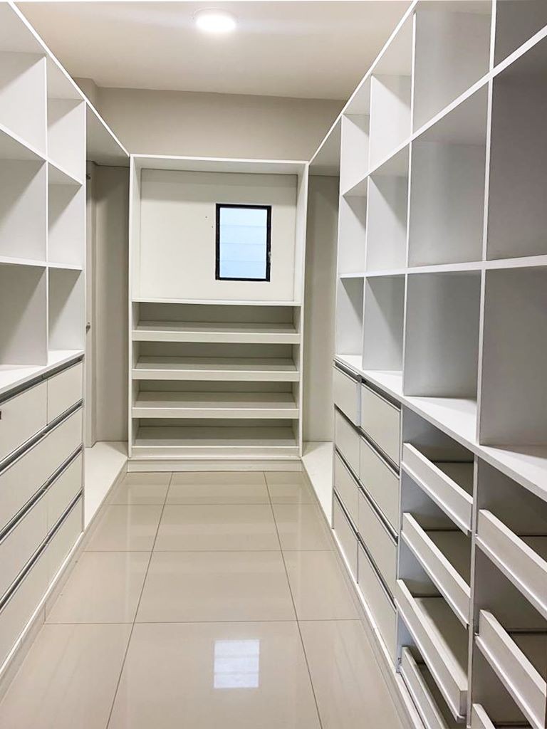 Casa en AlquilerLas Palmas
Zona Residencial 4 dormitorios 5 baños 3 parqueos Foto 19